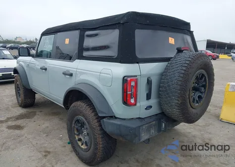 2023 Ford Bronco Wildtrak z USA, uszkodzony, nr VIN 1FMEE5DP8PLC10314